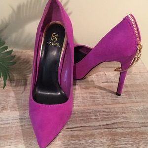 Fuchsia pumps size 7.5 never worn, exc. condition.